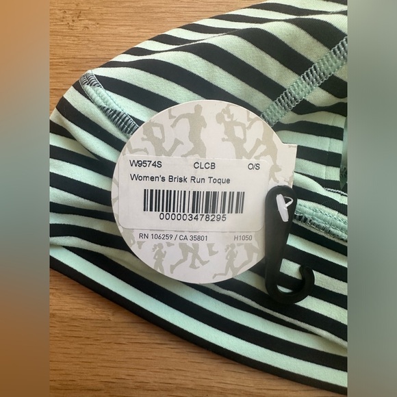 Nwt Lululemon striped women’s brisk run toque beanie hat - Picture 3 of 9